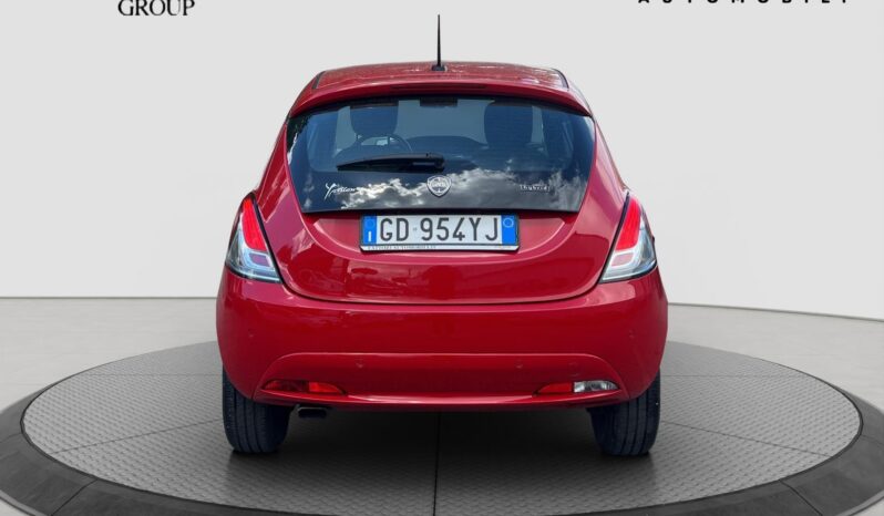 Lancia Ypsilon Hydrid pieno