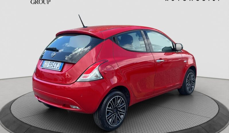 Lancia Ypsilon Hydrid pieno